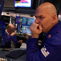 Wall Street cae nuevamente por la incertidumbre de Trump