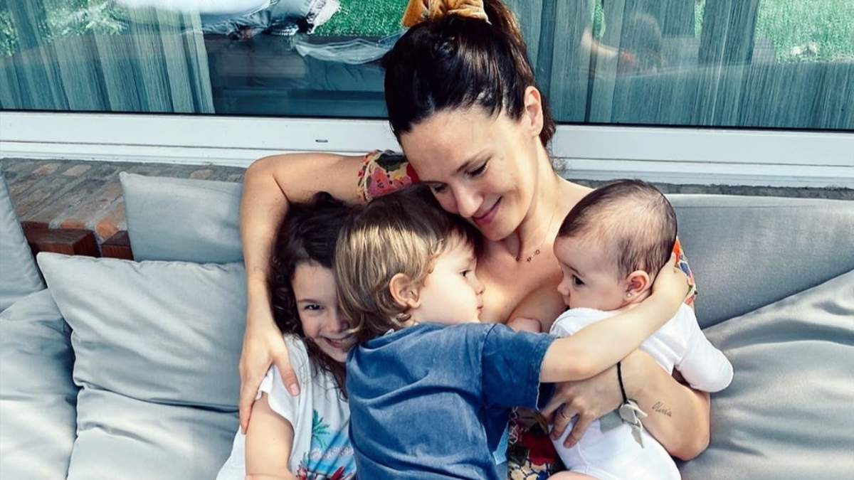 Paula Chaves y sus hijos. Fuente: (Instagram)