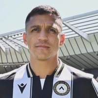 Más minutos para Alexis Sánchez: el histórico jugador del Udinese lo comparó con leyendas del fútbol