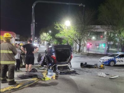 Violento choque en Saturnino Torres y ex ruta 22 en Neuquén