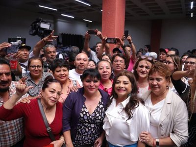 Clara Brugada ofrece afiliar al IMSS-Bienestar a vendedores ambulantes