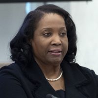 Revés a Trump: tribunal decide que Lisa Cook puede seguir como gobernadora de la Fed