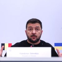 Ucrania reporta récord de ataques con cohetes rusos en la región sureña de Jersón