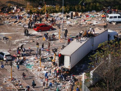 Protestas y saqueos en Sudáfrica: el Gobierno confirmó 212 muertos y más de 2.500 detenidos