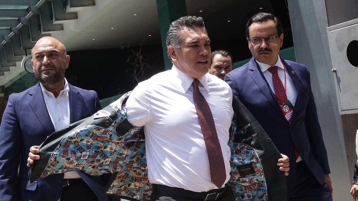 El líder del PRI