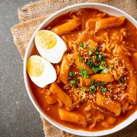 Muy fácil de hacer: Tteokbokki, la comida coreana que todo fan de los K-Dramas debe probar