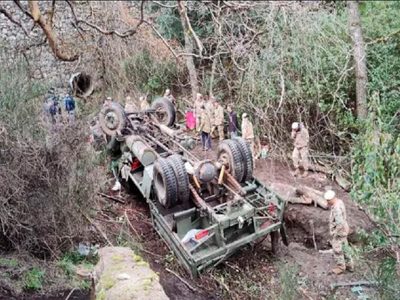 Denuncian que el Ejército sigue llevando a su personal en la parte trasera de los camiones