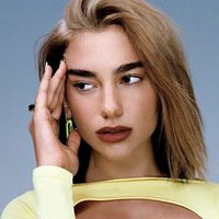 ¡¡O sea!! Mirá lo que se puso Dua Lipa para volver al trabajo