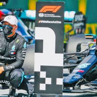 Bottas le arrebató la pole position a Hamilton en el GP de Silverstone