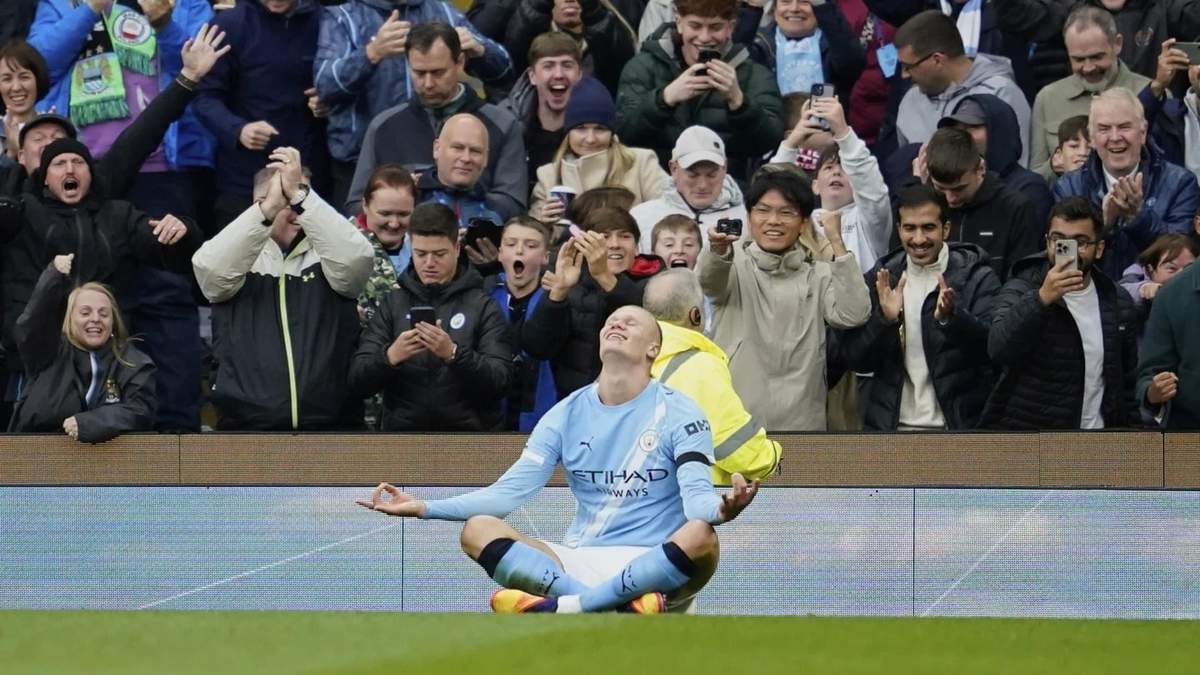 Manchester City golea 3-0 al United en la Premier League; Haaland anotó doblete