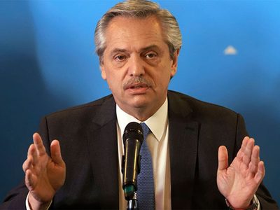 Alberto Fernández justificó el cepo y explicó por qué "hace falta cuidar los dólares"