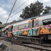 Un muerto, cuatro heridos graves y otros 33 afectados por accidente de tren en Barcelona