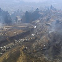Incendios forestales consumen más de mil hectáreas en Chile y provocan evacuaciones