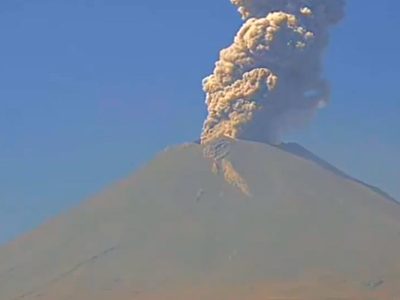 Así se vio la explosión del volcán Popocatépetl en la que arrojó material incandescente (Videos)