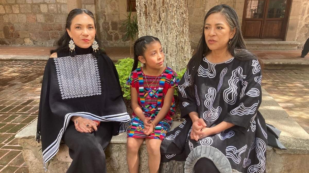 Myriam Bravo, Danae Ahuja y Ángeles Cruz, protagonistas de "Valentina o la serenidad"
