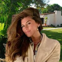 Vegetación tropical y colores cálidos: Loly Antoniale mostró glamour al decorar su mansión