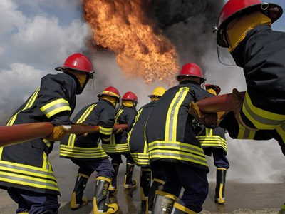 El clima extremo impide la extinción de los incendios forestales cerca del lago Steffen