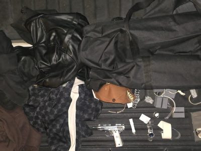 Roban joyería en plaza San Jerónimo; detienen a un presunto ladrón