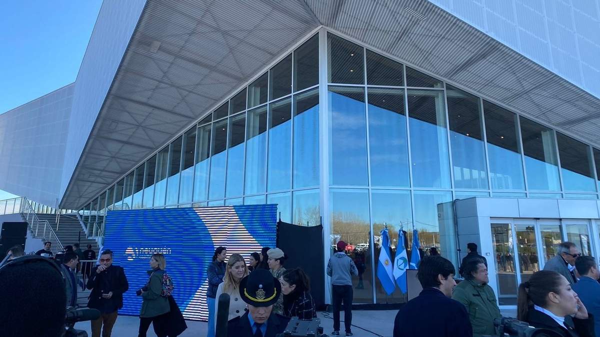 El intendente Mariano Gaido destacó la obra del Centro de Convenciones "El Cisne". Fuente: (Mejor Informado)
