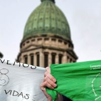 Aborto en Argentina: los pañuelos verdes y celestes vuelven a marchar en las calles