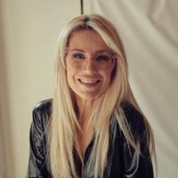 Dulce despertar: Florencia Peña y la postal mañanera que arrasó en la web