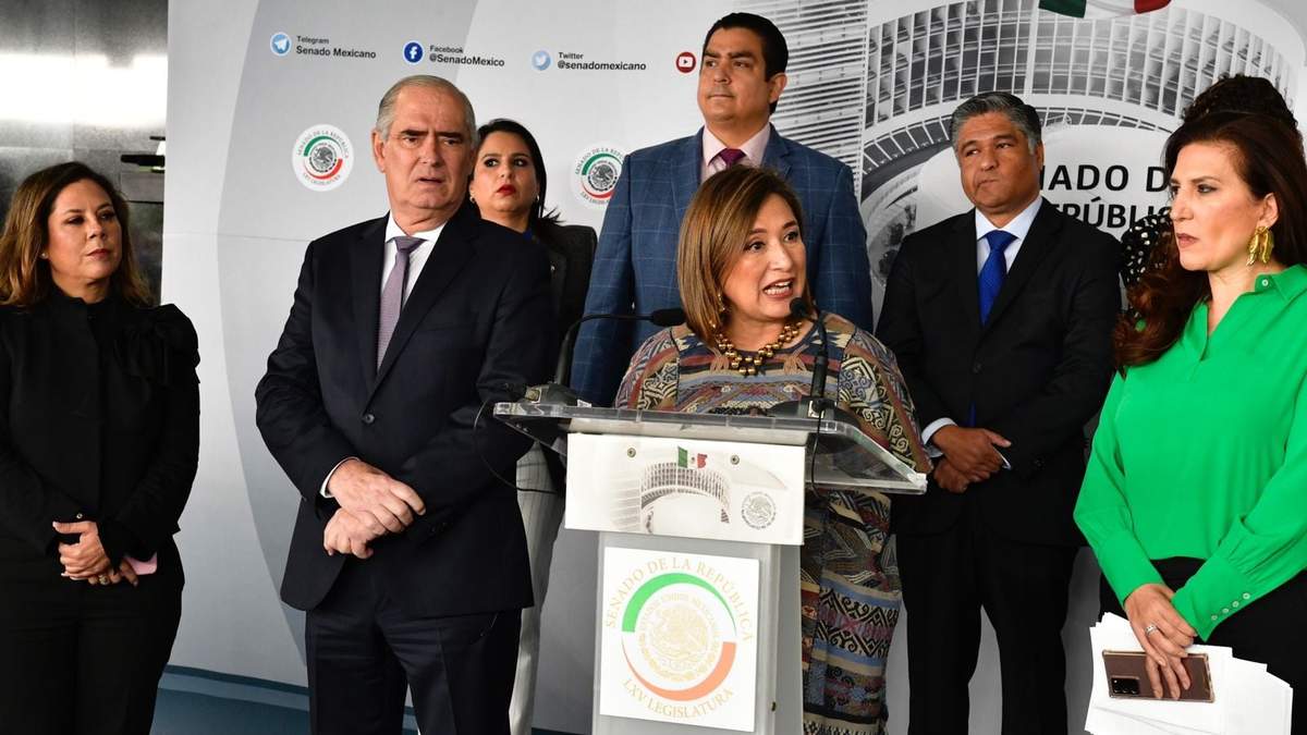Senadores del PAN en conferencia de prensa