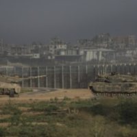 Ataques israelíes dejan más de 60 muertos en el sur y centro de la Franja de Gaza