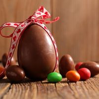 Huevo de Pascua con capa de dulce de leche: preparate para los aplausos con esta receta que es distinta a todas las demás