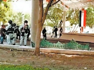 Michoacán: Tras reporte de ataques con drones, detienen en La Ruana, Buenavista, a 20 civiles armado