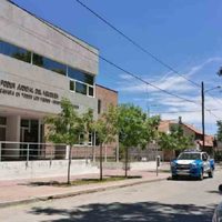 Mató a trompadas y patadas a un hombre que dañó autos en el estacionamiento de una empresa