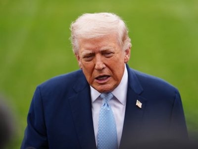 Trump amenaza con destruir centrales eléctricas iraníes si no abren el estrecho de Ormuz en 48 horas