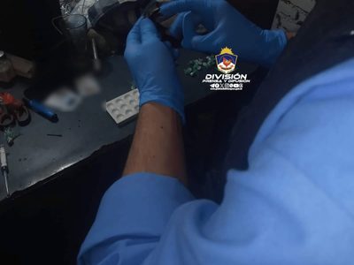 En Vista Alegre, la Policía demoró a 15 personas y secuestró armas y drogas