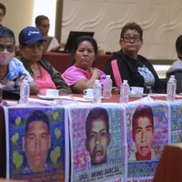 Ejército obstaculiza investigaciones y el gobierno desatiende el caso Ayotzinapa: padres de los 43
