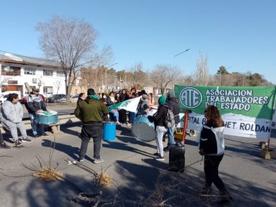 Trabajadores de Salud del Bouquet Roldán piden la implementación de jornadas reducidas
