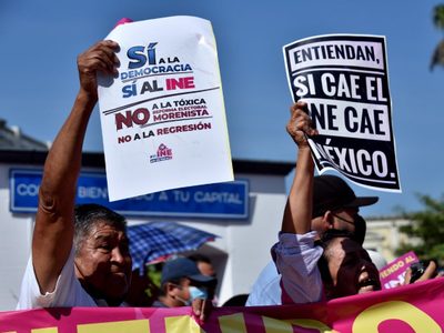 Desde Colima se suman a la movilización nacional en defensa del INE