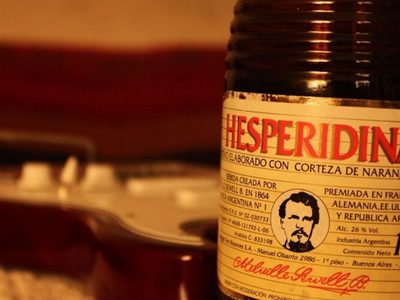 Aperitivos bien argentinos: la historia en un vaso