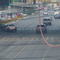 NL: Patrulla da vuelta prohibida, choca y atropella a dos personas
