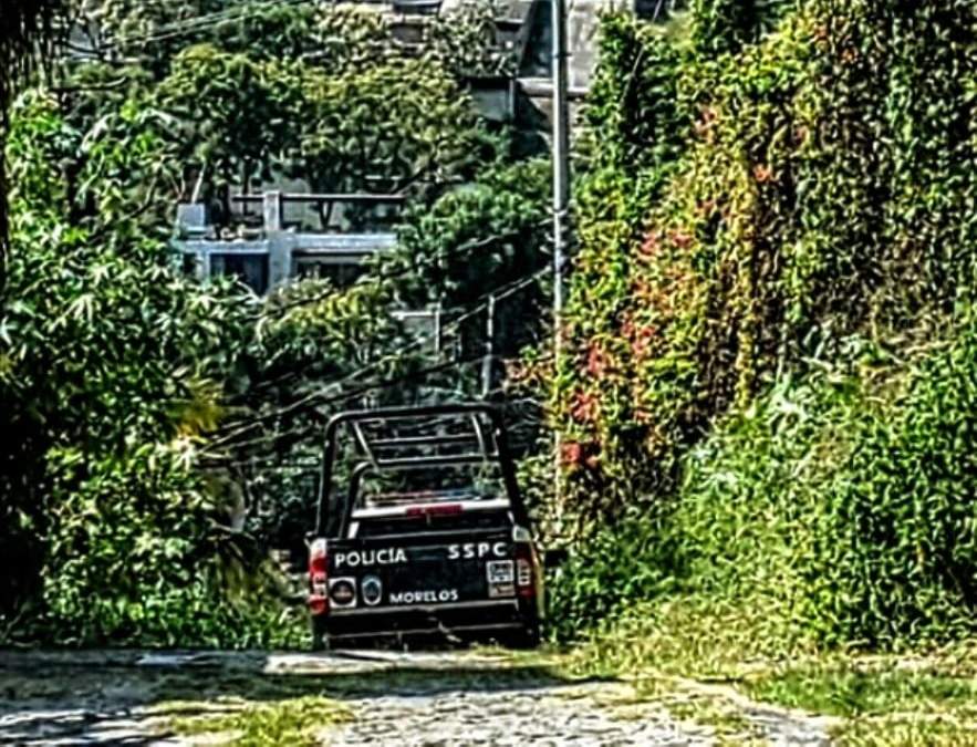 Autoridades acuden al lugar de un feminicidio en Morelos
