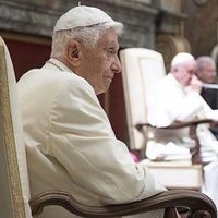 Benedicto XVI dice sentir "vergüenza" por informe que lo señala de encubrir abusos sexuales