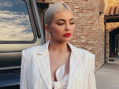 Cosas de niñas ricas: Kylie Jenner es cuestionada por hacer que su hija lleve accesorios de lujo
