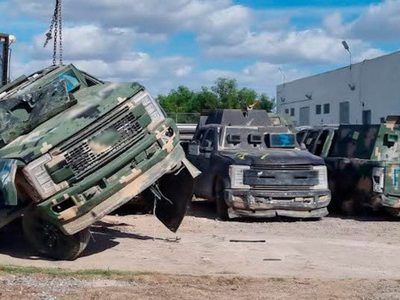 Destruyen 20 vehículos “monstruos” decomisados a cárteles en Tamaulipas