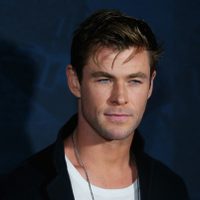 ¡Dios del trueno! Chris Hemsworth se convierte en Thor y combate el fuego en Australia