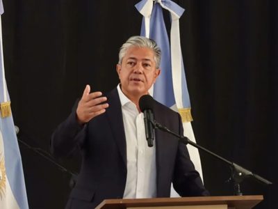 En tiempo récord: Rolando Figueroa confirmó que en solo dos años se realizará la obra del puente sobre el arroyo Carranza