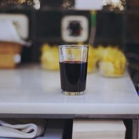 "Volveremos a brindar": el sector del vino hace su aporte en la crisis