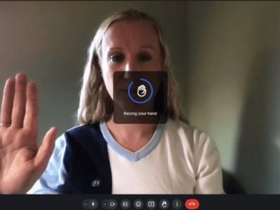 Google Meet ya detecta la mano de un usuario cuando la levanta para hablar en una videoconferencia