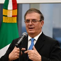 Ebrard denuncia "intencionalidad política" en reportaje del NYT