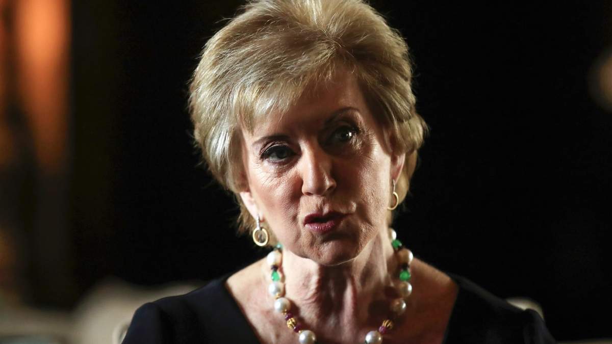 La magnate de la lucha libre profesional Linda McMahon, próxima titular del Departamento de Educación