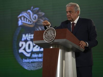 Sectores de clase media quisieran que regresaran los corruptos; es una especie de masoquismo: AMLO