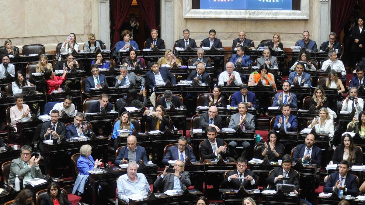El Senado aprobó con fuertes cambios la Ley Bases. Fuente: (X)