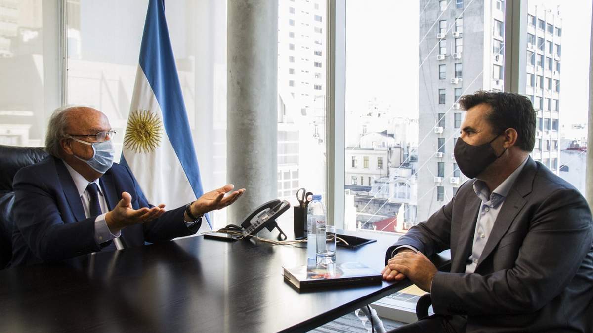 Darío Martínez junto a José Ignacio De Mendiguren. Fuente: (Twitter)